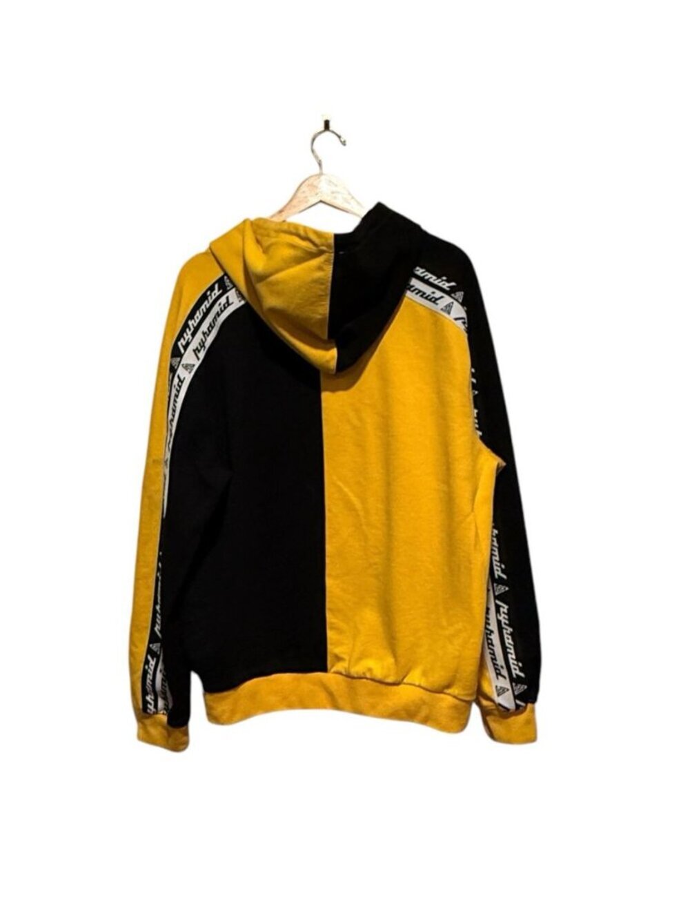 Black Pyramid Sz XL Hoodie Yellow Logo Mens Streetwear Sweatshirt - Picture 3 of 8